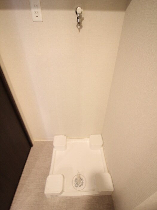 物件内観写真10　(洗濯機置場)