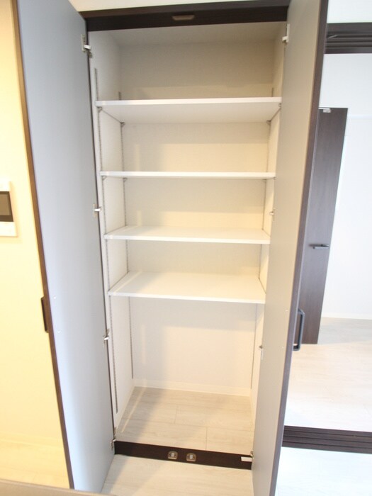 物件内観写真15　(収納)