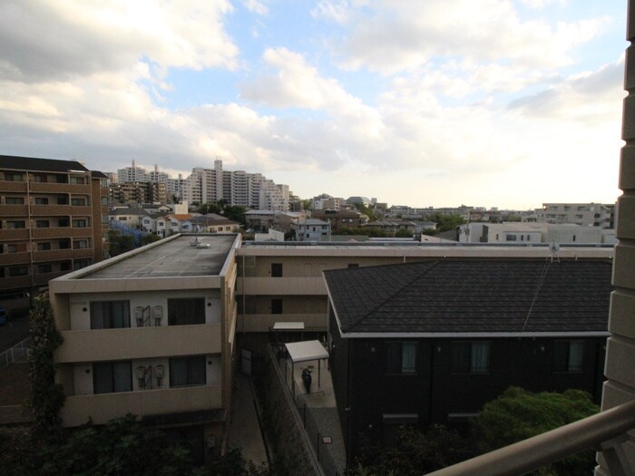 物件内観写真16　(室内からの展望)