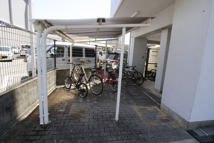 物件外観写真5　(駐車場)