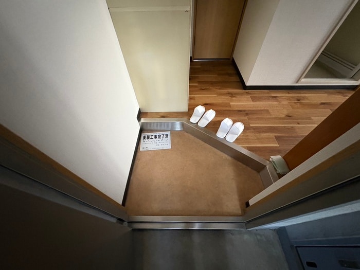 物件内観写真16　(玄関)