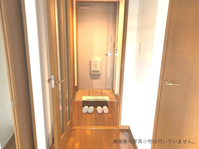 物件内観写真13　(玄関)