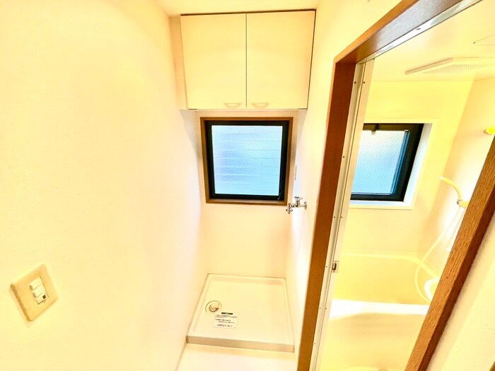 物件内観写真15　(洗濯機置場)