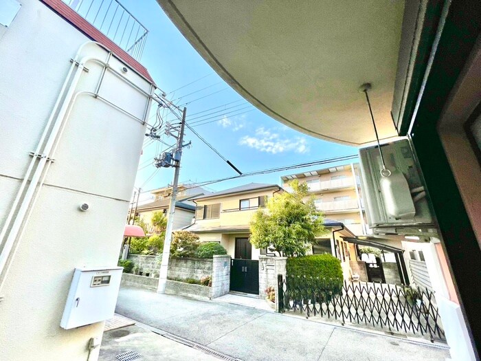 物件内観写真16　(室内からの展望)