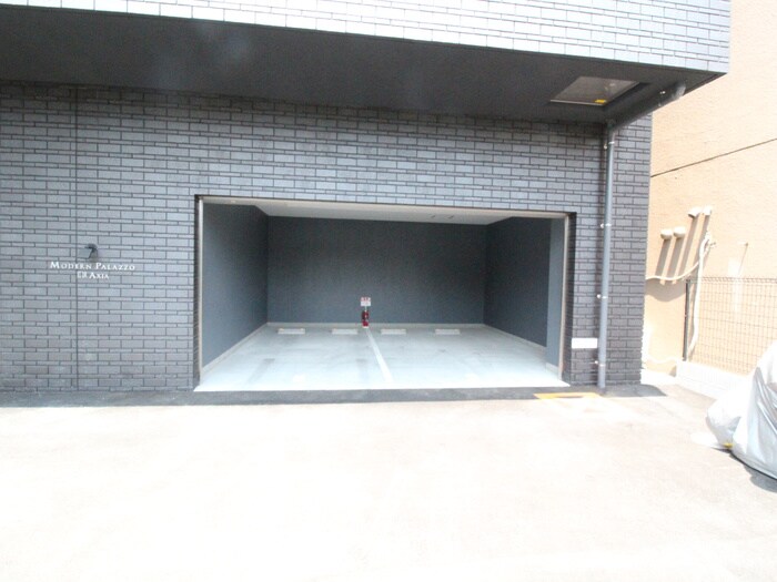 物件外観写真6　(駐車場)