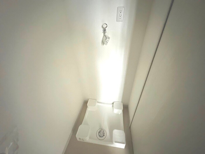 物件内観写真15　(洗濯機置場)