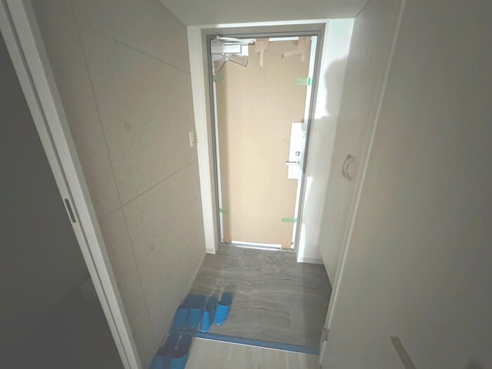 物件内観写真16　(玄関)