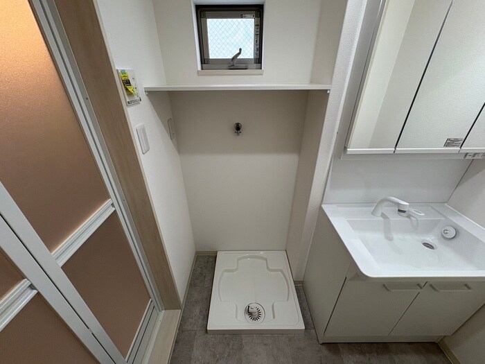 物件内観写真18　(洗濯機置場)