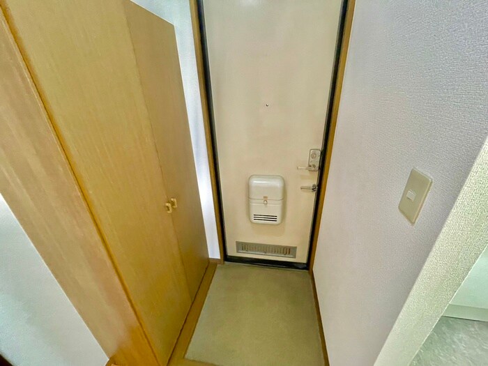 物件内観写真19　(玄関)