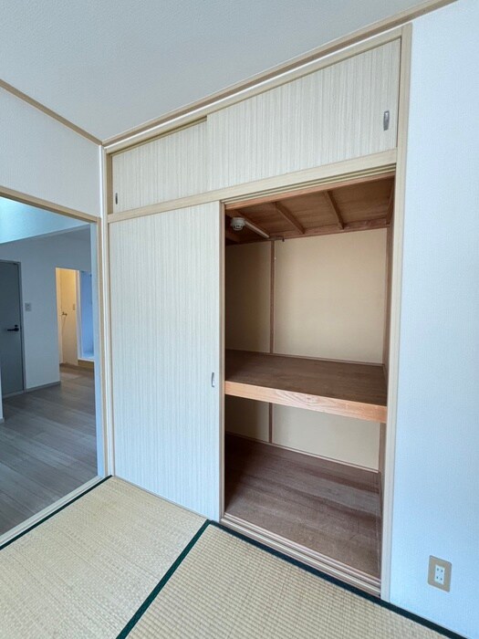 物件内観写真12　(収納)