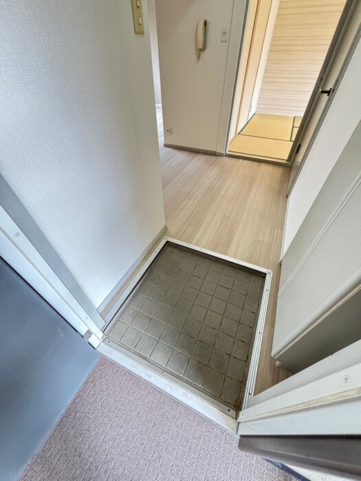 物件内観写真14　(玄関)