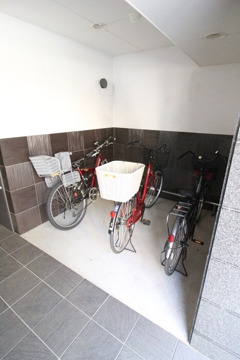 物件外観写真5　(駐輪場)