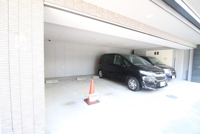 物件外観写真6　(駐車場)