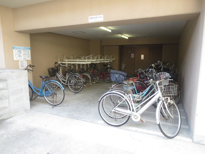 物件外観写真6　(駐輪場)