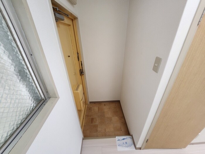 物件内観写真15　(玄関)