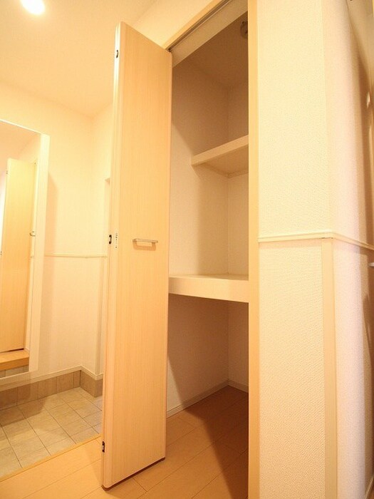物件内観写真11　(収納)