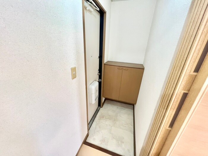 物件内観写真18　(玄関)