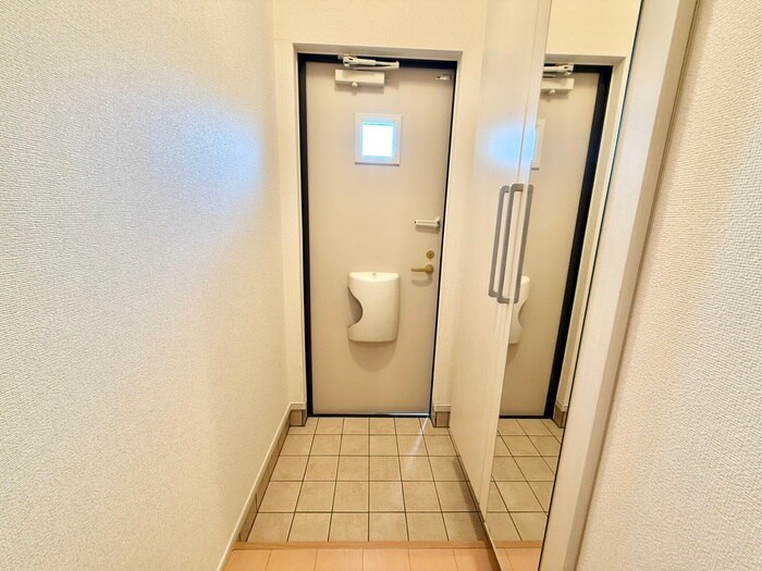 物件内観写真21　(玄関)