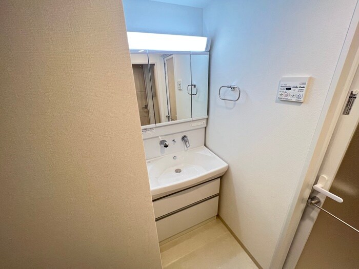 物件内観写真15　(洗面)