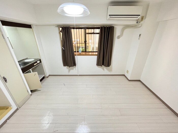 物件内観写真8　(居室)