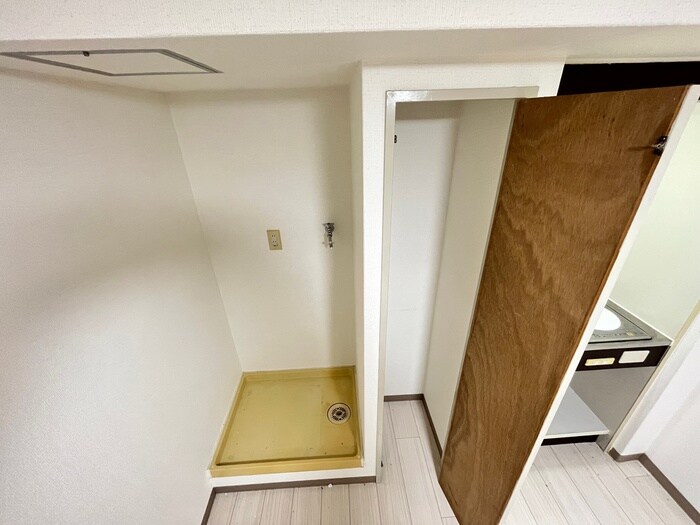 物件内観写真13　(洗濯機置場)
