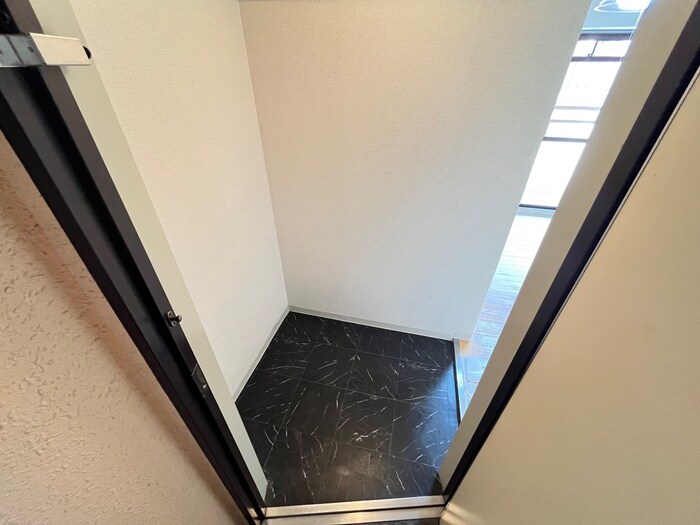 物件内観写真19　(玄関)