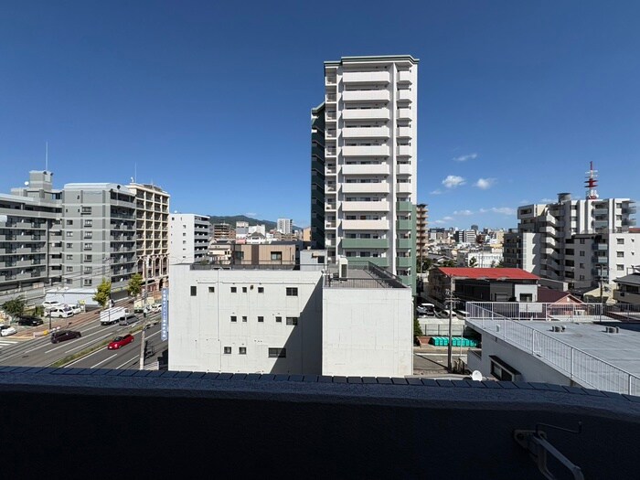 物件内観写真14　(室内からの展望)