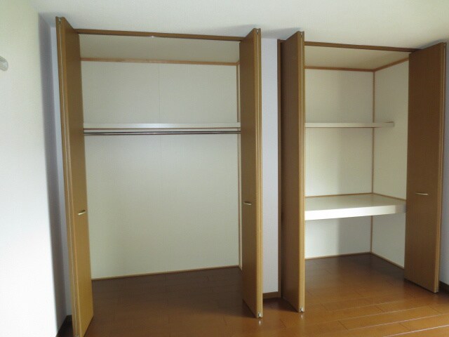 物件内観写真12　(収納)