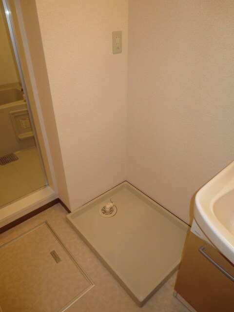 物件内観写真15　(洗濯機置場)