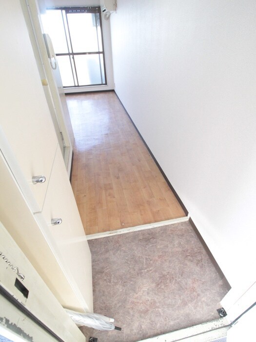 物件内観写真7　(玄関)