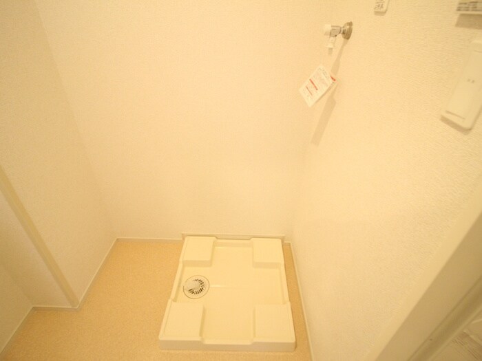 物件内観写真15　(洗濯機置場)