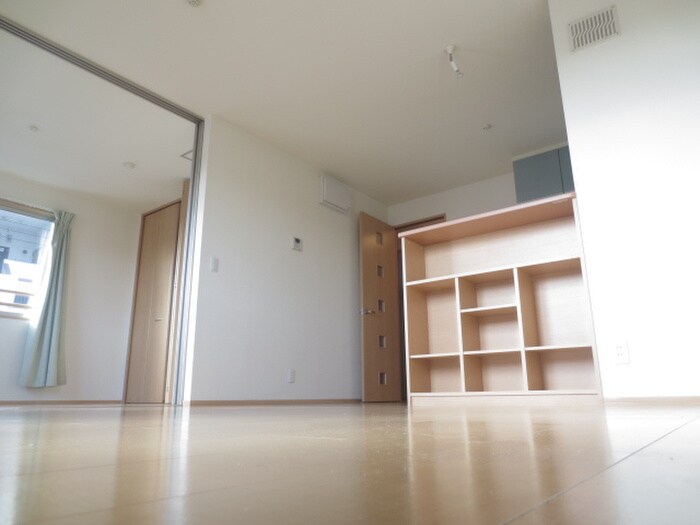 物件内観写真4　(居室)