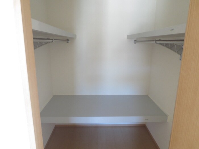 物件内観写真8　(収納)