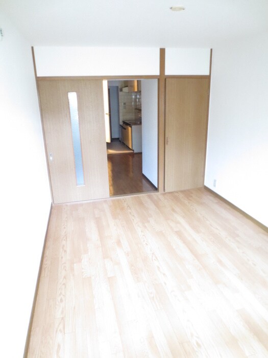 物件内観写真4　(居室)