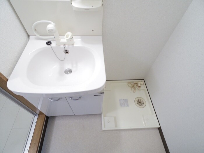 物件内観写真17　(洗濯機置場)