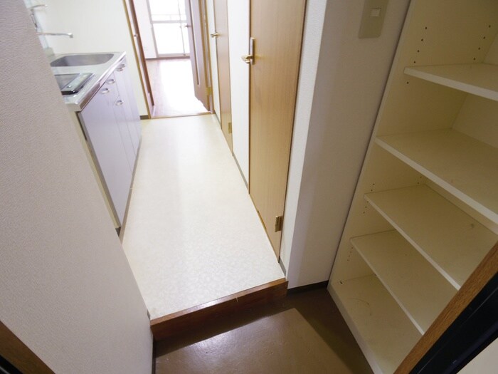 物件内観写真19　(玄関)