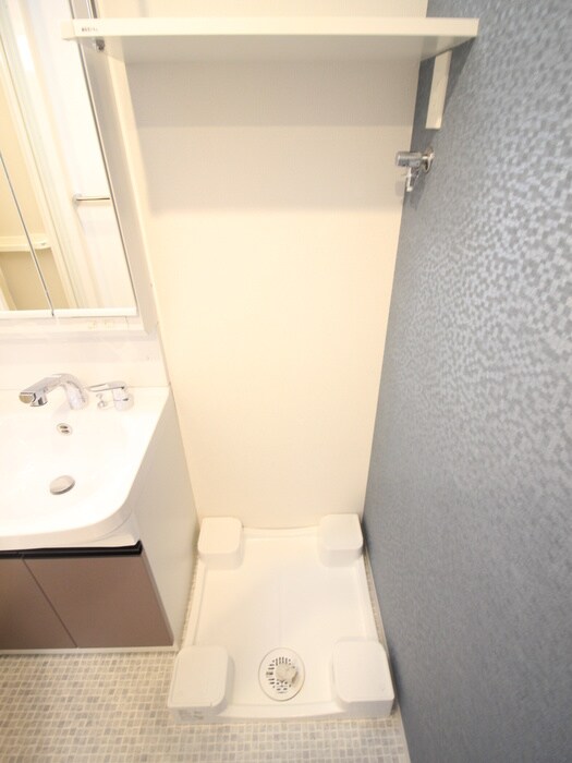 物件内観写真10　(洗濯機置場)