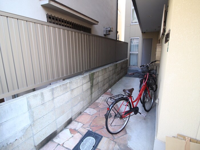 物件外観写真6　(駐輪場)