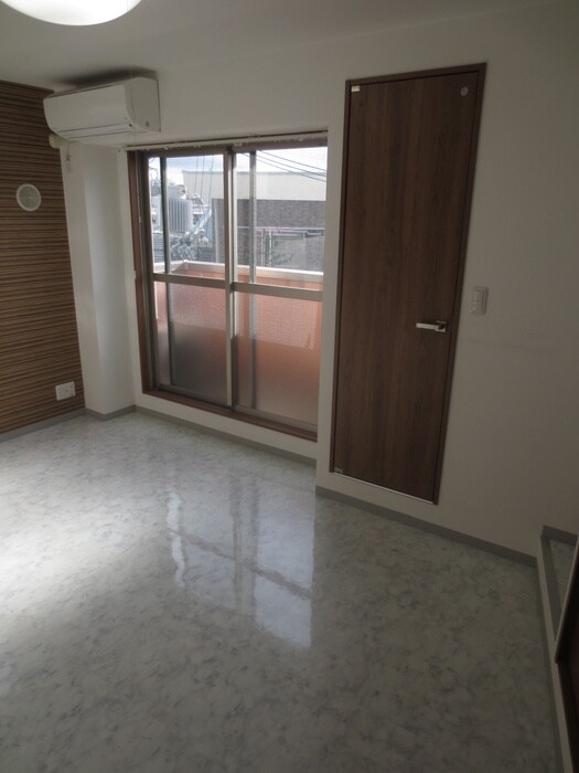 物件内観写真10　(居室)