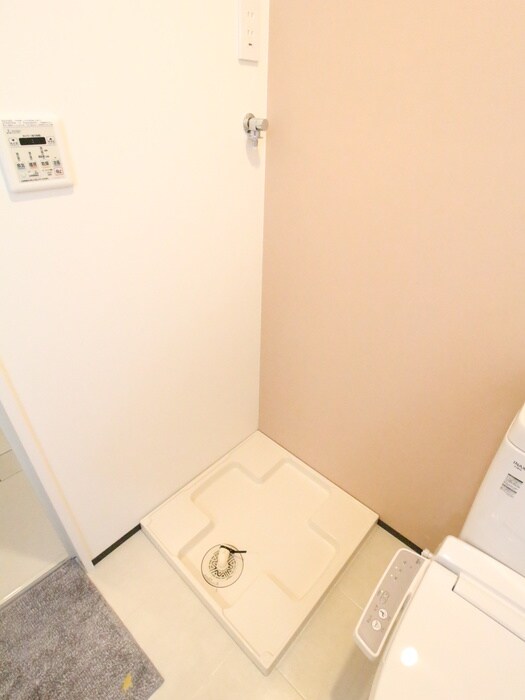 物件内観写真11　(洗濯機置場)