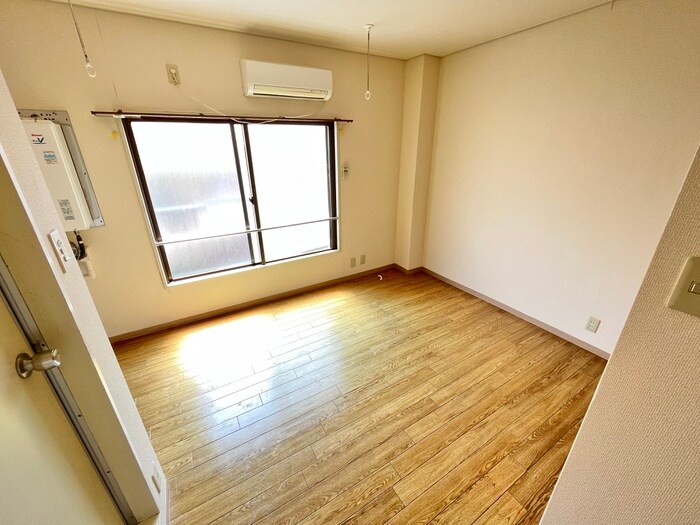 物件内観写真4　(居室)