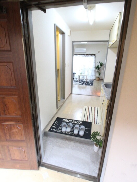 物件内観写真14　(玄関)