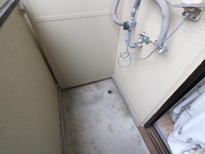 物件内観写真16　(洗濯機置場)