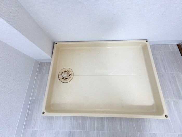 物件内観写真14　(洗濯機置場)