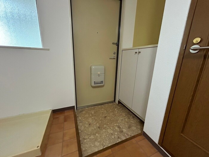 物件内観写真15　(玄関)