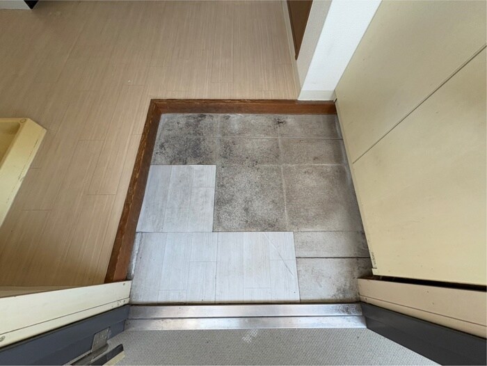 物件内観写真16　(玄関)