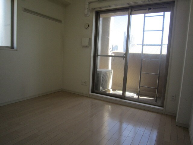 物件内観写真4　(居室)