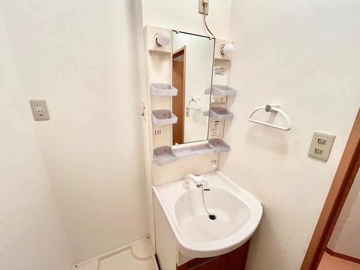 物件内観写真15　(洗面)