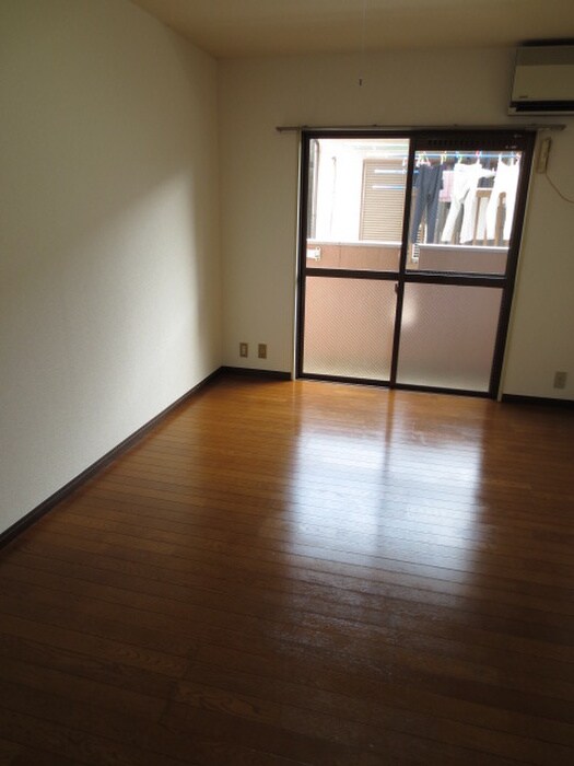 物件内観写真4　(居室)