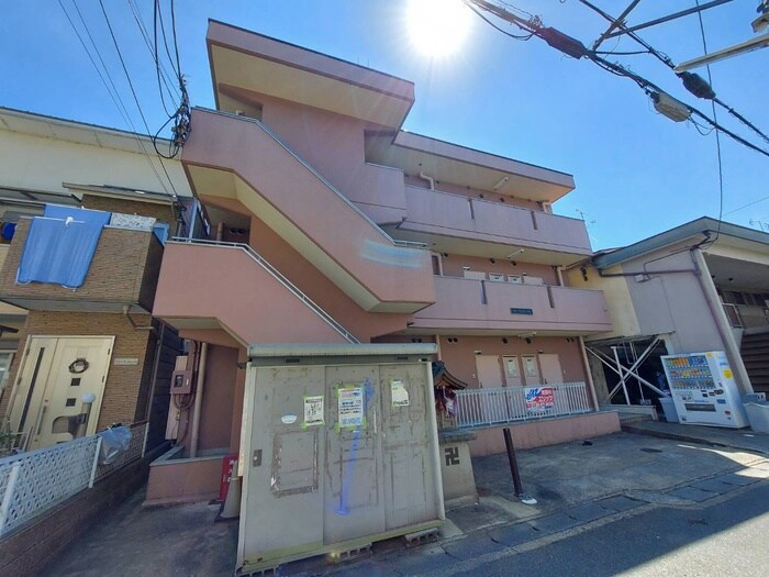 物件外観写真3　(エントランス部分)